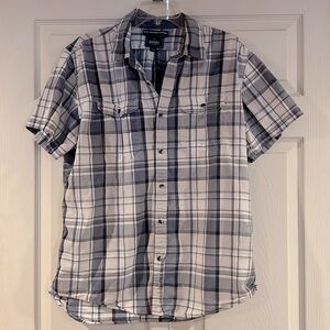 Men’s Old Navy Regular Fit Button Down Short Sleeve Collared Shirt ❤️